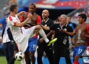 开云足球直播-绿茵场上的对决展现激烈气氛，球员表现出色的简单介绍