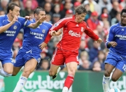 开云体育APP下载-终场绝杀！维斯塔潘极限超车点燃赛场，红牛力压威廉姆斯演绎F1经典瞬间