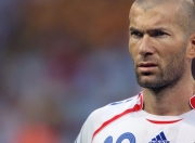 开云体育中国-孤勇者的逆袭，汉密尔顿如何扛起迈凯伦，上演对阿斯顿·马丁的史诗翻盘