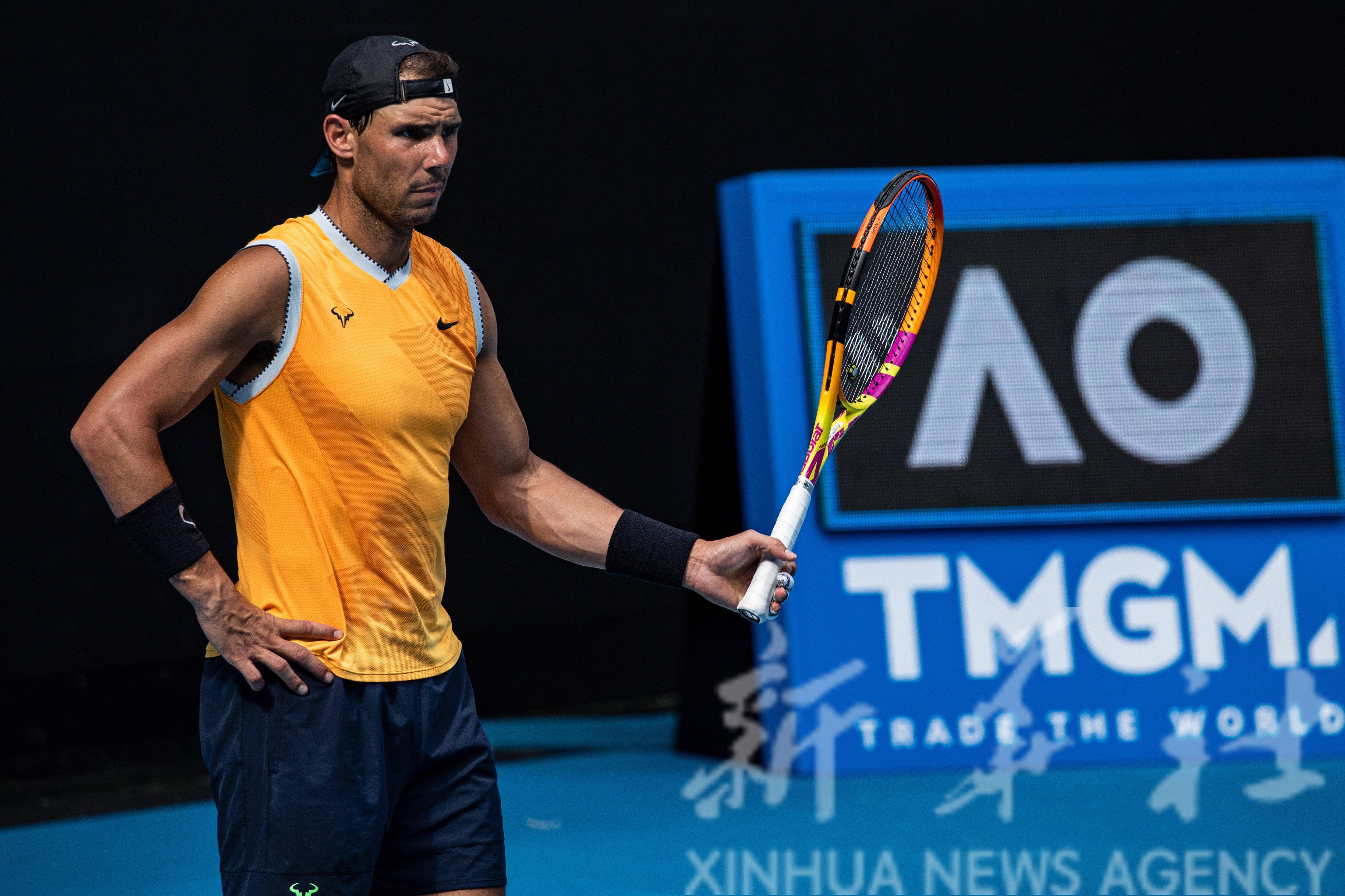 包含美国网球队逆转澳大利亚网球队，纳达尔完成帽子戏法的词条