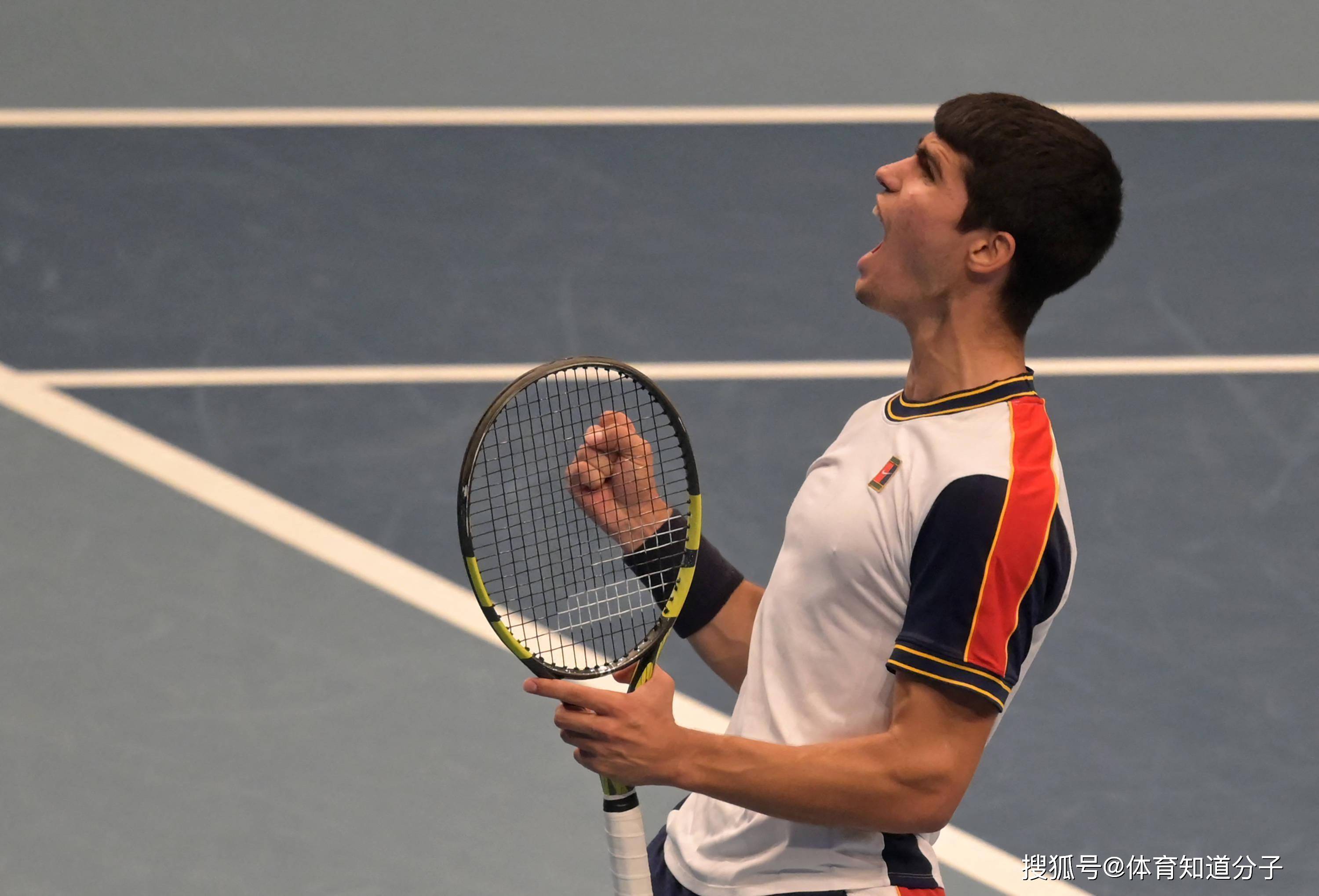 德国网球队强势美国网球队，阿尔卡拉斯三分雨点燃全场