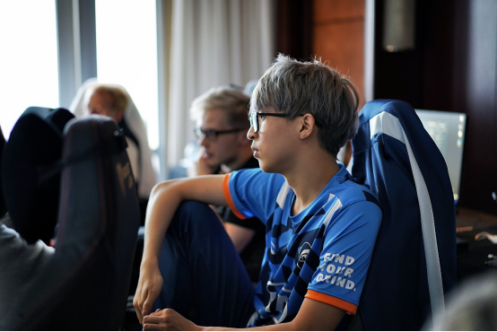 RGE险胜TES，Hanssama高光表现的简单介绍