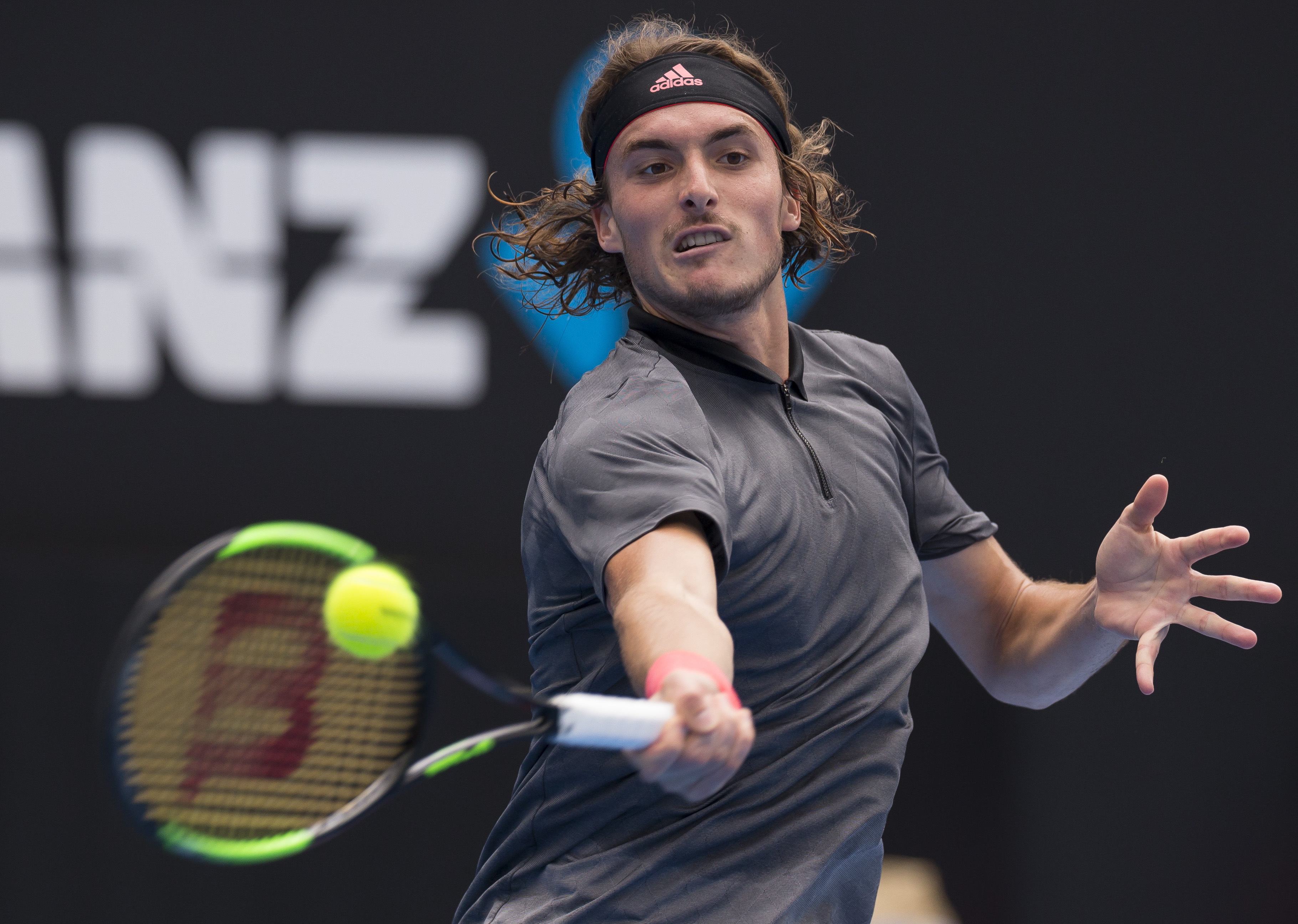 关于意大利网球队完胜欧洲网球队,西西帕斯惊艳世界的信息 关于意大利网球队完胜欧洲网球队,西西帕斯惊艳世界的信息