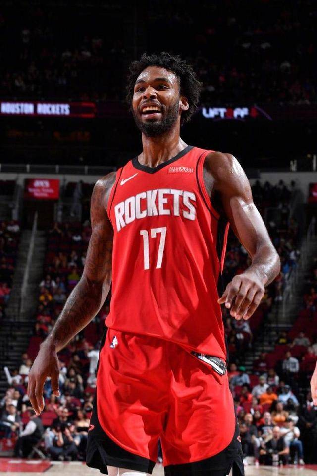 关于热火鏖战火箭，拉文爆发神勇的信息