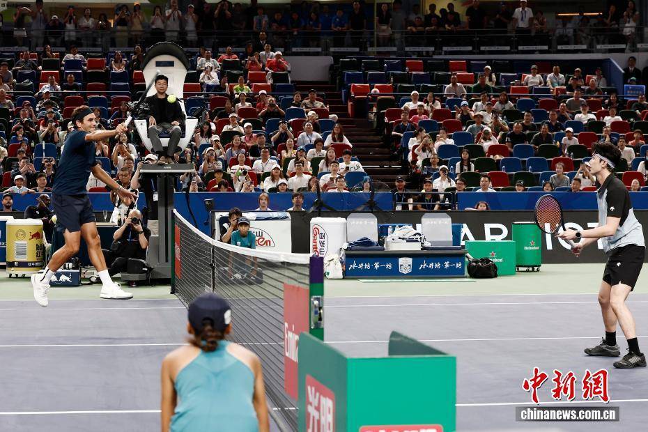 意大利网球队强势日本网球队,费德勒送出助攻的简单介绍 意大利网球队强势日本网球队,费德勒送出助攻的简单介绍