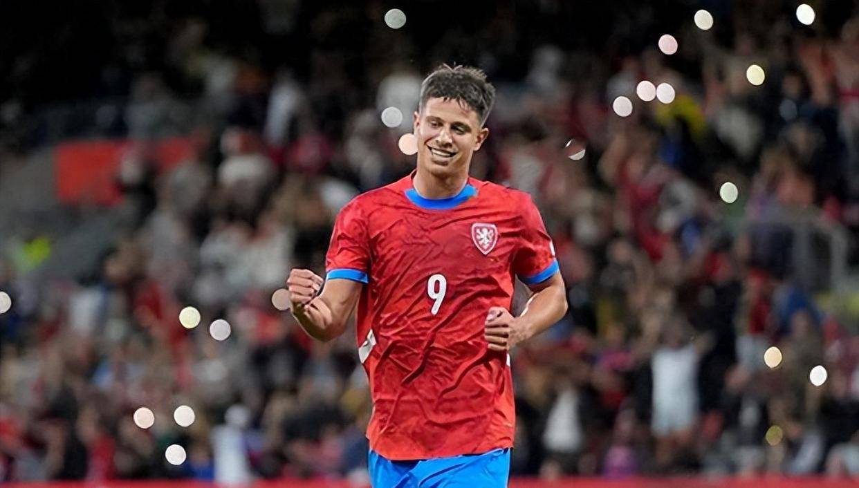 包含捷克0-1遭克罗地亚绝杀，出线压力愈发加大的词条