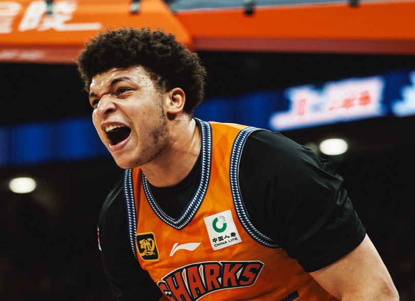 关于上海男篮惜败江苏队，客场失利的信息