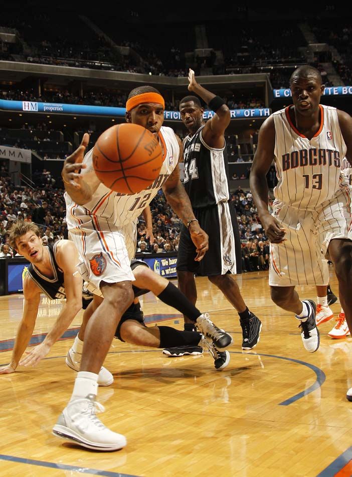 包含山猫主场击败马刺实现突破的词条 包含山猫主场击败马刺实现突破的词条