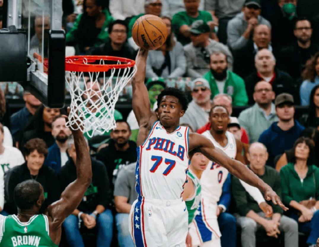 凯尔特人轻取勇士，恩比德刷新纪录的简单介绍