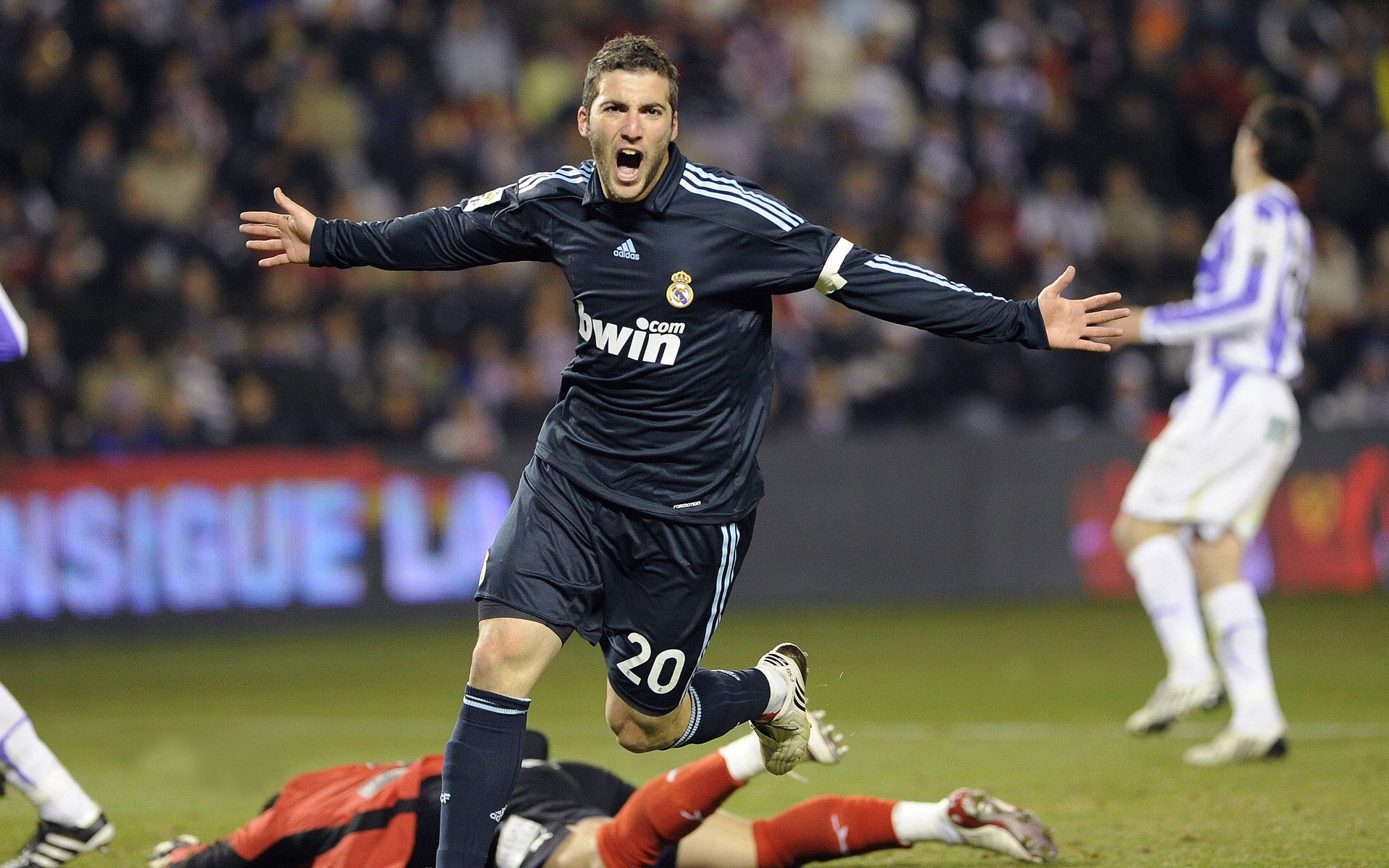 奥运周期关键战之夜，戈麦斯高光表现，一战锁定传奇席位